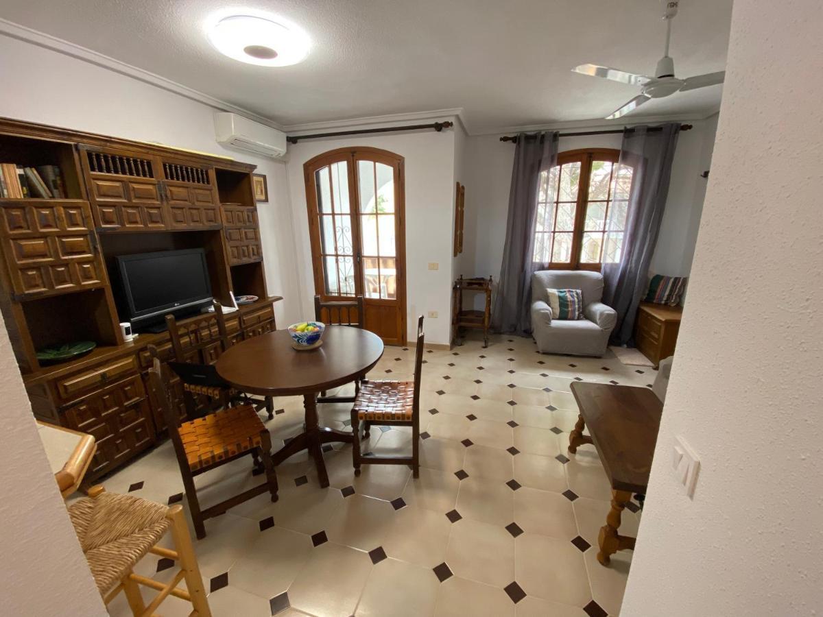Orihuela Costa 2-Bedroom 1-Bath Renovated Vacation Rental On La Zenia Beach Exteriör bild