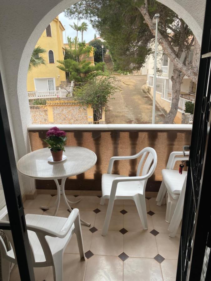 Orihuela Costa 2-Bedroom 1-Bath Renovated Vacation Rental On La Zenia Beach Exteriör bild