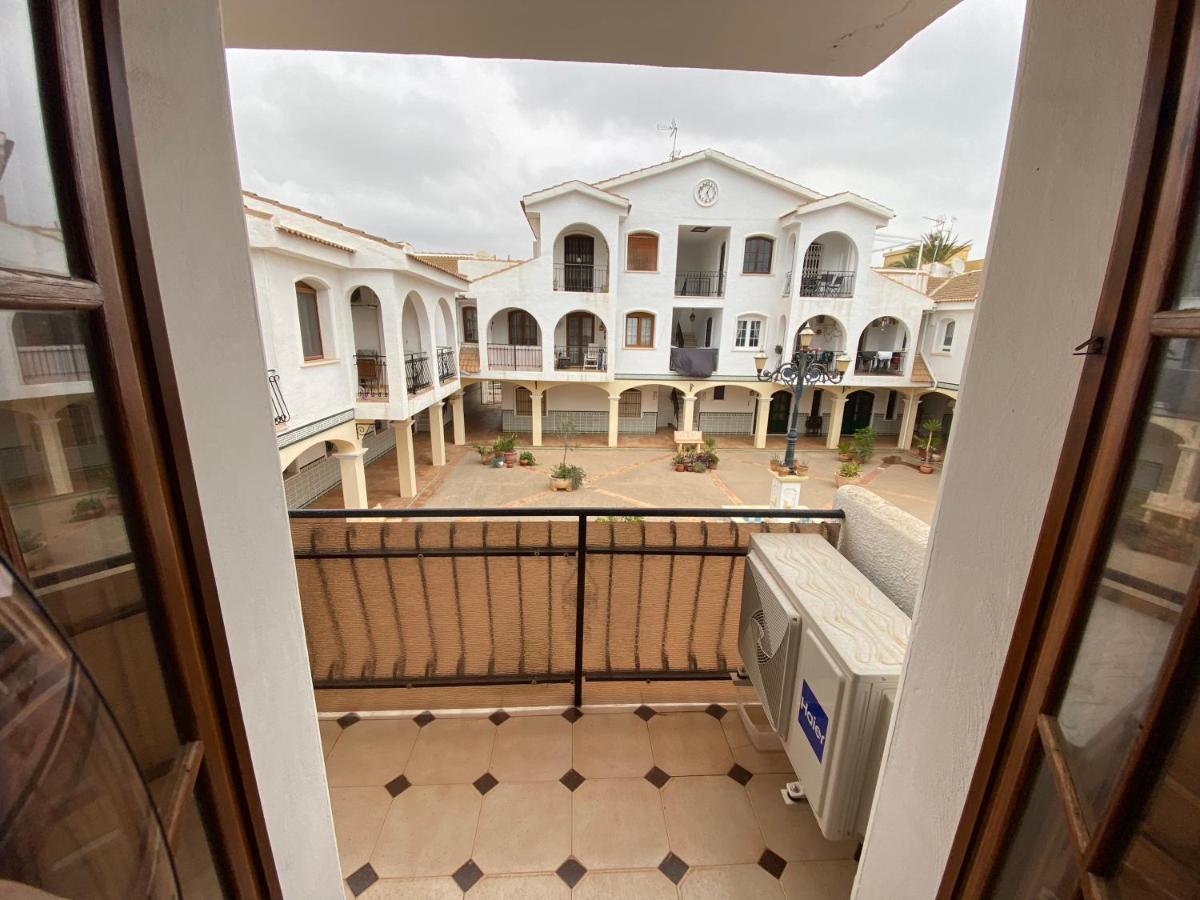 Orihuela Costa 2-Bedroom 1-Bath Renovated Vacation Rental On La Zenia Beach Exteriör bild